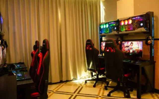 X E-sports Hostel