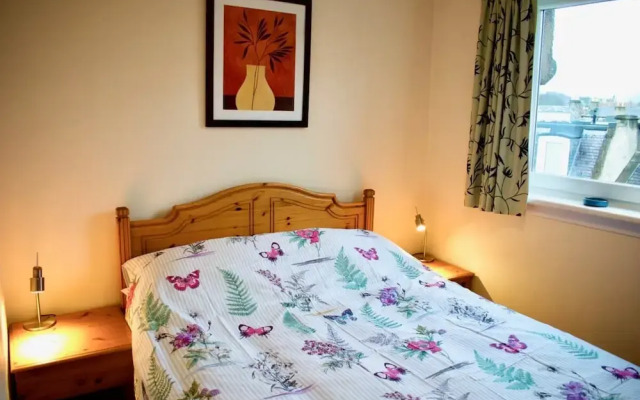 Welcoming and Homely 2 Bed in Central Location