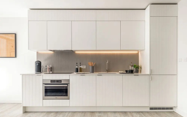 Stratford Apartments by Urban Rest