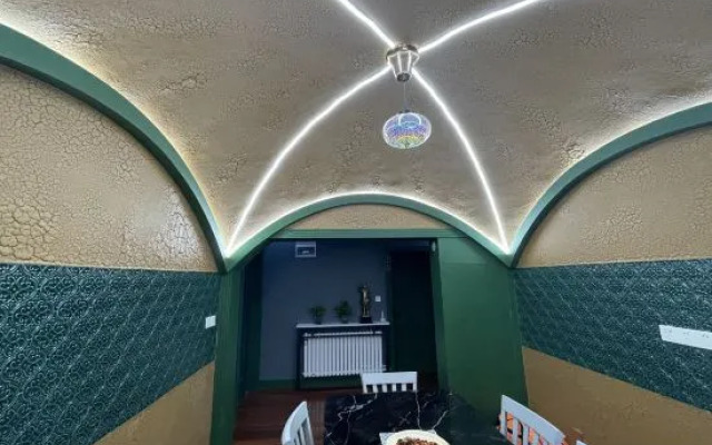 Shanghai Shikumen culture homestay (Zhengtong Road store)