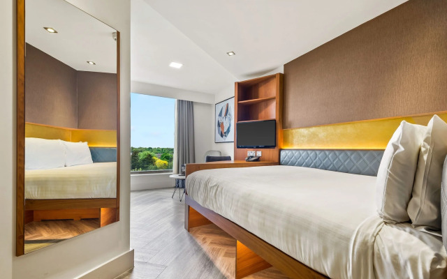 Roomzzz London Stratford