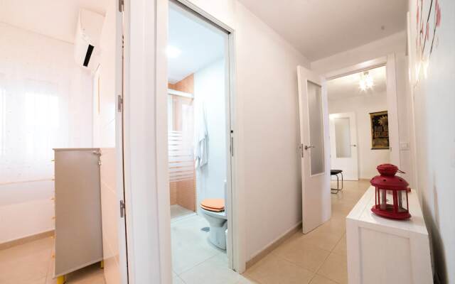 Holi-Rent Evangelista