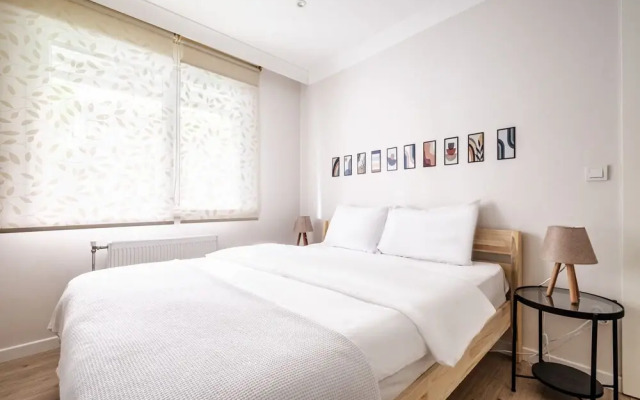 Flat With Backyard Near Idealtepe Marmaray Station