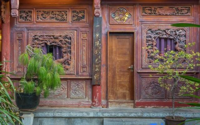 Lijiang Courtyard & Sunlight Ya Yuan Hotel