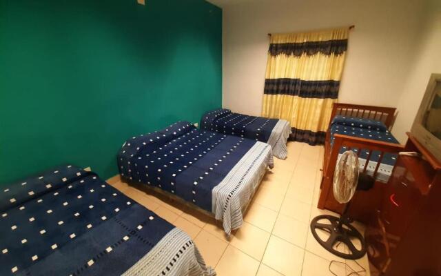 Plaza Hostel