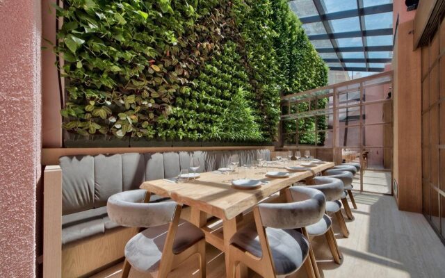 Land's End Boutique Hotel