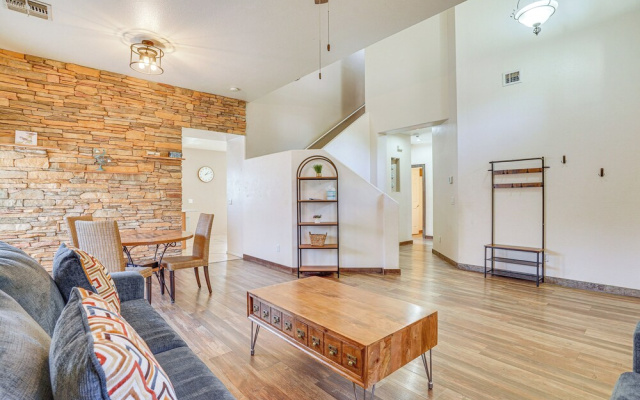 Heated Pool, Pets Welcome: Surprise Snowbird Haven