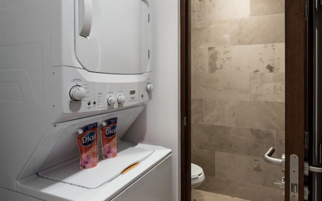 Elegant 1 BR  with ocean view by Happy Address