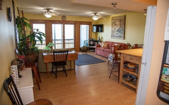 Sw 4 Seas-the-day 1 Bedroom Condo by RedAwning