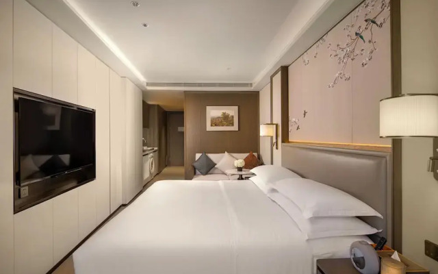 Yuexiu Hotel Guangzhou, Curio Collection by Hilton