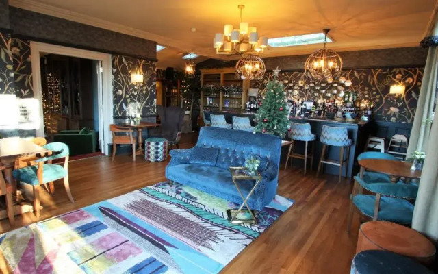 Ravenstone Manor