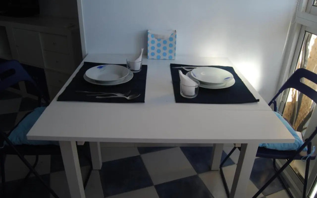 M3 904 Azul Mediterráneo bonito y confortable estudio