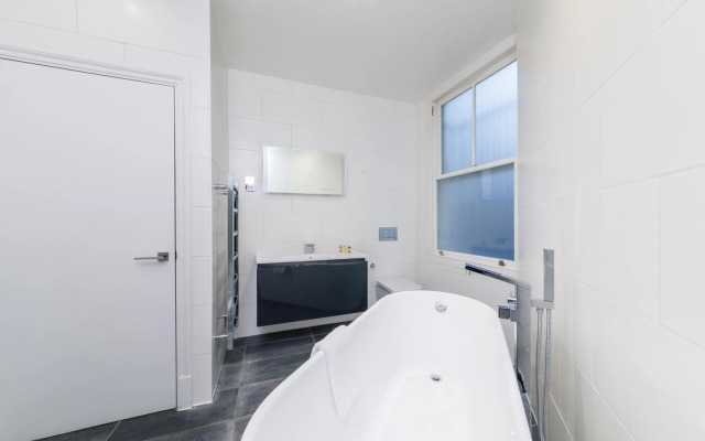 Garrick Mansions by Aeria Apartments