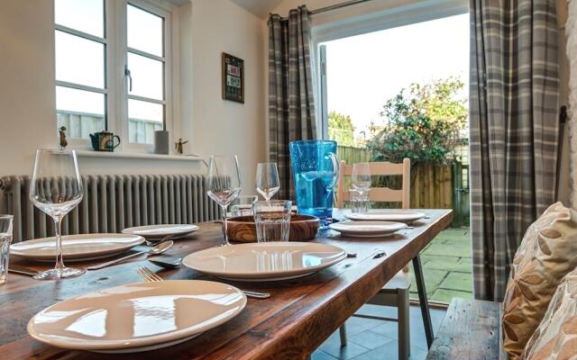 Aelia Cottage, Cirencester