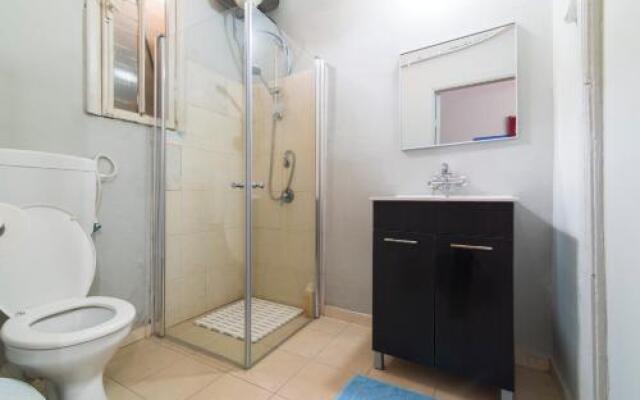 Sapir Hostel - Adults Only