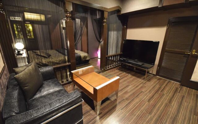 NUDA by H-Seven - Adults Only