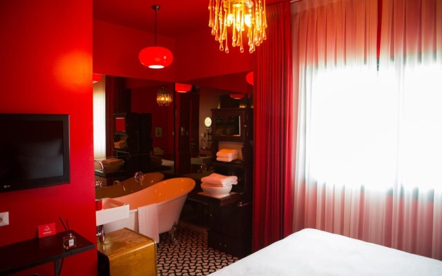 Scarlet Hotel