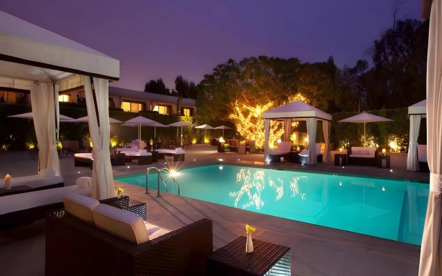 Luxe Sunset Boulevard Hotel