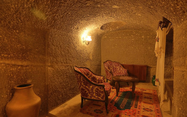 Grand Cave Suites