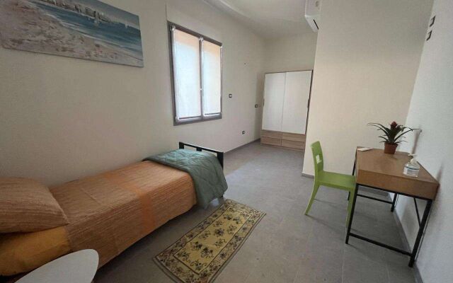 Baboe Affittacamere Iun F1037