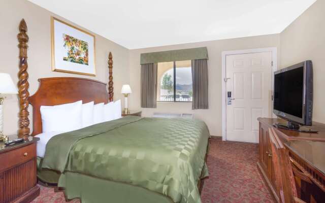 Days Inn by Wyndham Kingman East