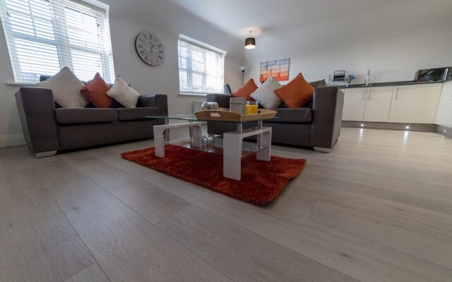 Helios Court Penthouse Serviced Apartment by Ferndale