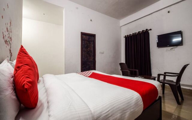 OYO 18738 Hotel Saniya