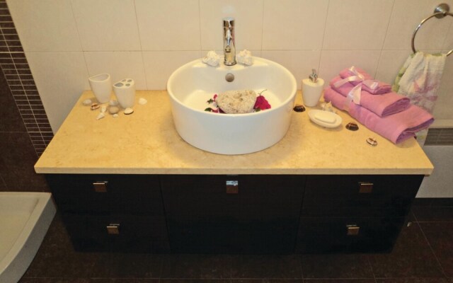 Nice Home in Xyropigado With 4 Bedrooms, Wifi and Outdoor Swimming Pool