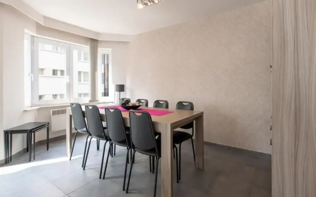Beautiful Apartment With Lateral sea View