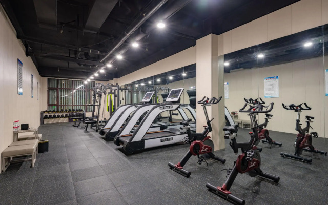 Homeinn Plus Hotel (Jinan Zhangqiu Shuangshan Avenue Hexie Plaza)