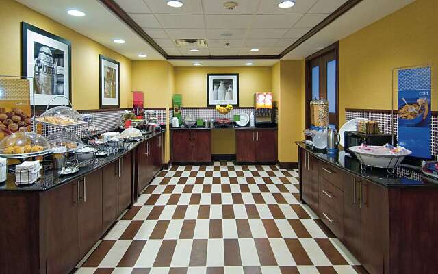 Hampton Inn & Suites Millington