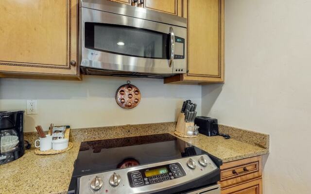 Luxury 2 Bedroom Ski in, Ski out Condo in Breckenridge with Shared Pool, Hot Tub, Arcade, and Bar