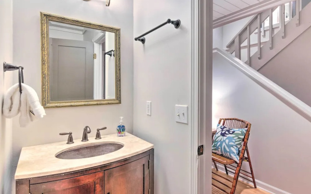 Highlands Home w/ Fireplace, Views, & Trails!