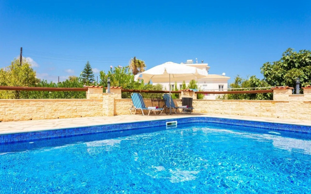 Villa Stone House in Neo Chorio