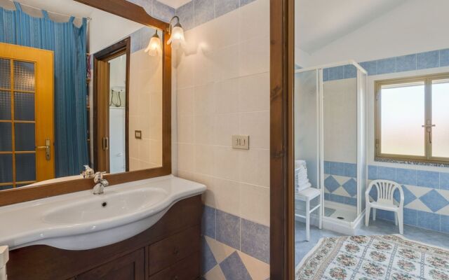Lovely Holiday Home in Tresnuraghes near Sea
