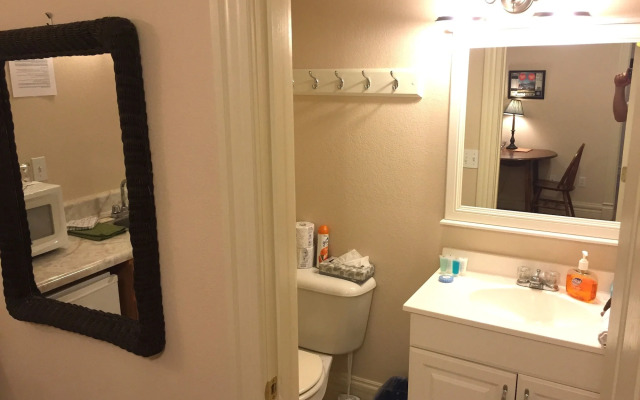 Hermann Crown Suites