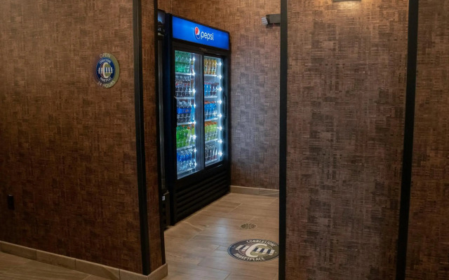 Cobblestone Hotel & Suites - Two Rivers