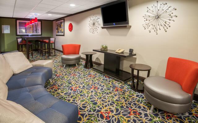 Holiday Inn Express Cleveland Airport - Brookpark, an IHG Hotel