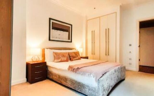 Oyo Home 137 Discovery Dock