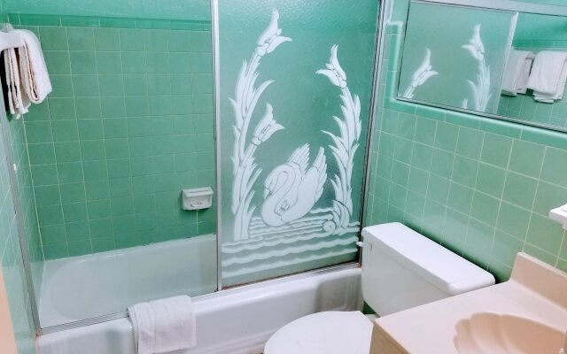 Grand Prix Motel on the Beach