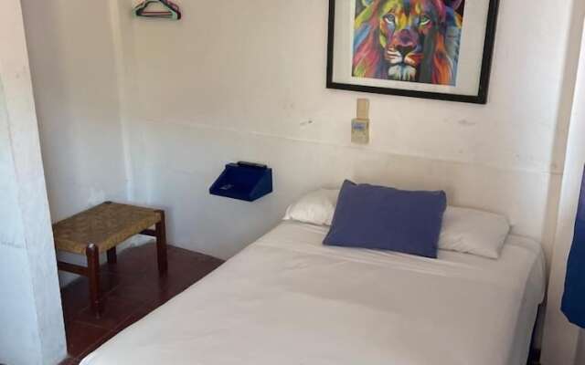 Hotel & Hostal Mayflower