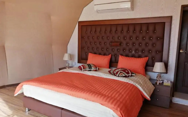 Sharah Luxury Camp
