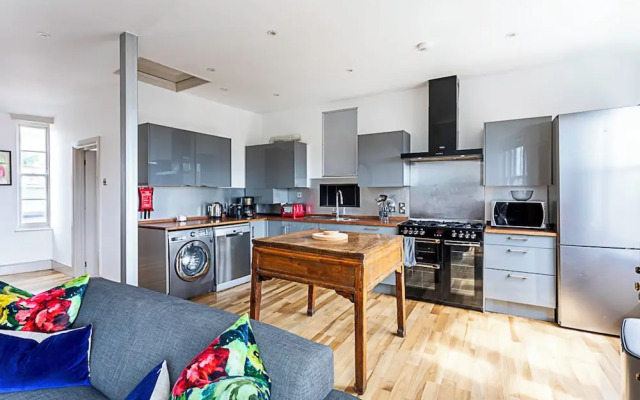 Contemporary Open Plan Penthouse