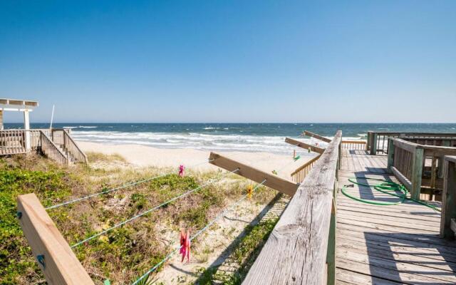 Beach Barracks by Oak Island Accommodations