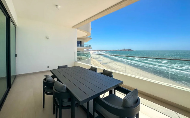 5BR Beachfront Luxury Condo