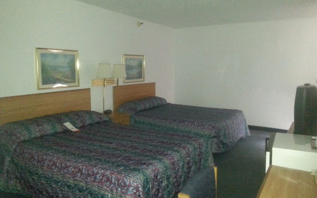 Norwood Inn and Suites - Roseville