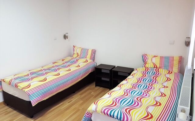 Crossgates Hotelship 4 Star - Osthafen - Frankfurt