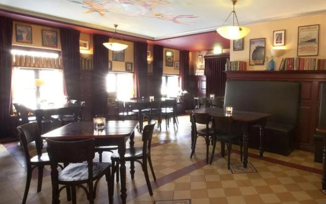 Hotel Café Restaurant De Ploeg