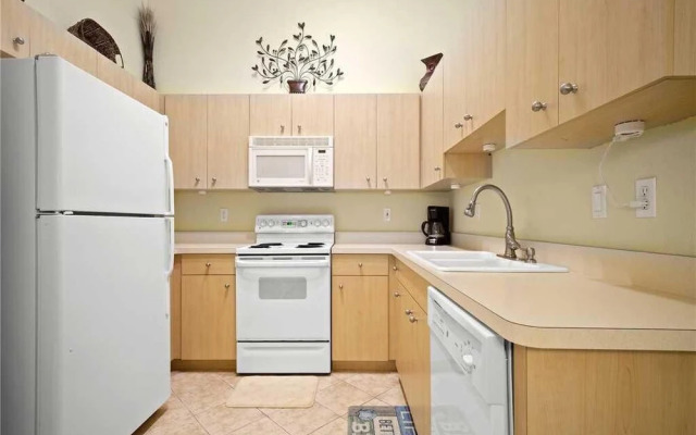 L'Pavia - Two Bedroom Condo