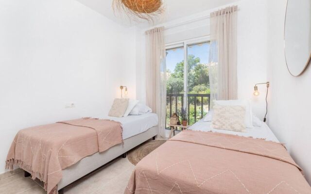 Penthouse With Terrace and sea Views